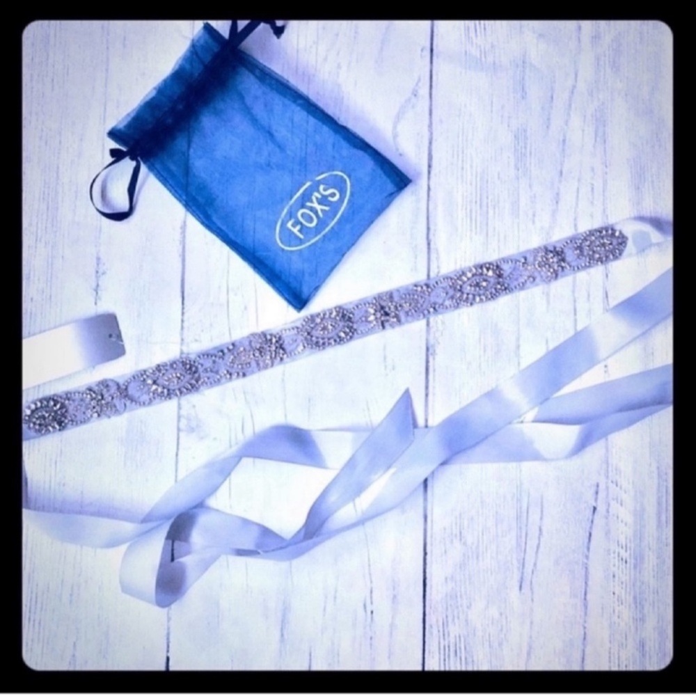 Fox's White and Silver Embellished Belt O/S